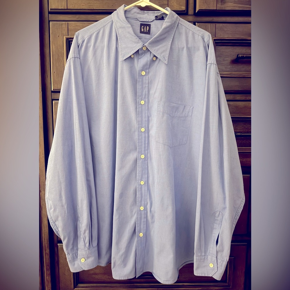 GAP Big/Tall Men’s Button Up Shirt with Pocket - EUC - Blue - Size XXL